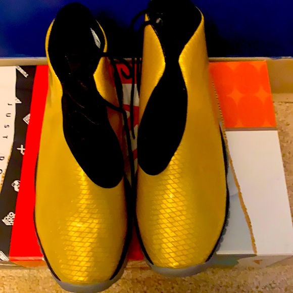 Jordan’s - Picture 1 of 3